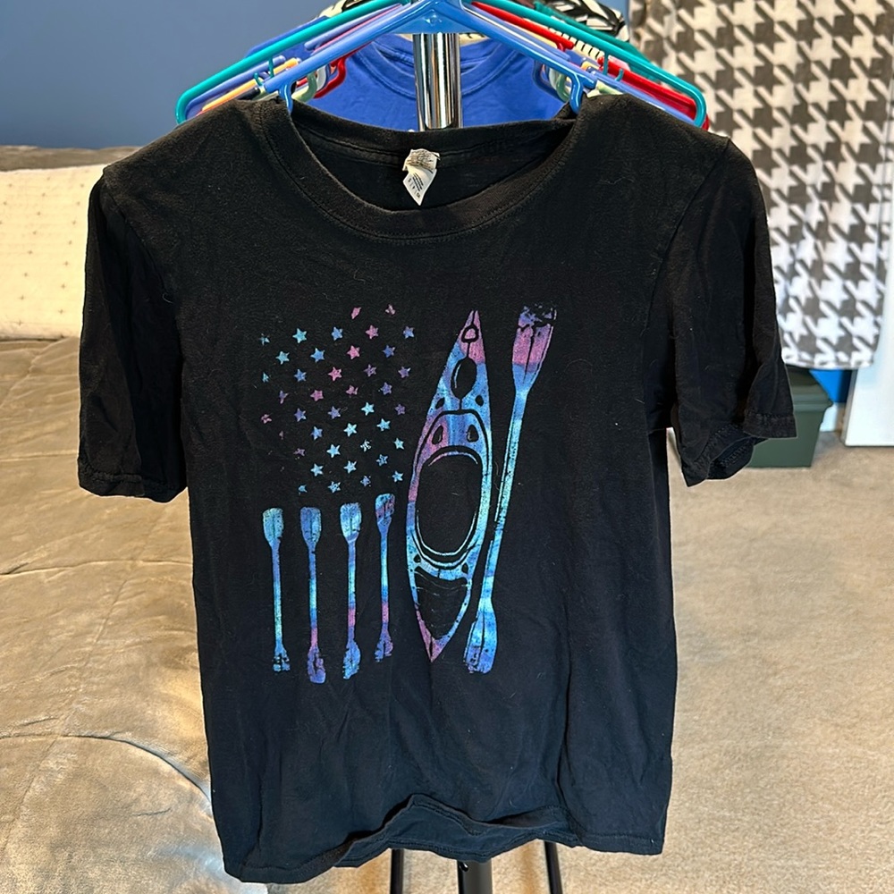 Women’s Kayak Flag black T-shirt